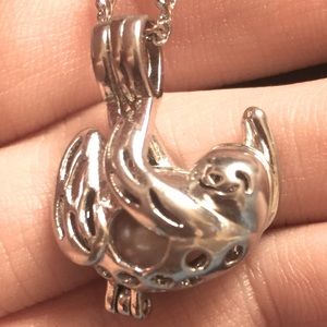 Sloth real pearl necklace